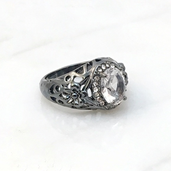 Cherryl's Jewelry - Darkened Silver Ring w Crystal Stone Cherryl's Jewelry - Darkened Silver Ring w Crystal Stone